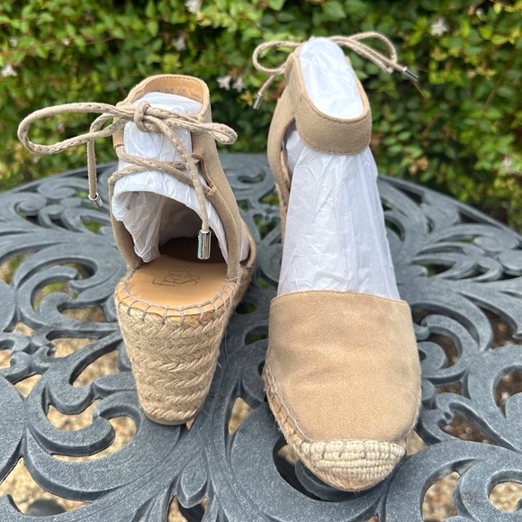 Franco Sarto Mariska Espadrille Wedge Sandal. Taupe Suede. Size 7.5. - Picture 3 of 11